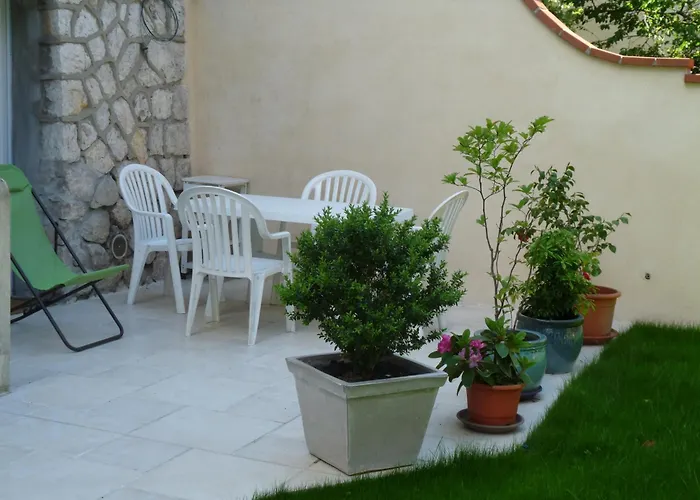 Aux Minimes - Au Jardin Des Alouettes شقة